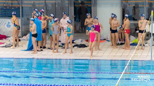 Są dzieci ze Szczecina, ale także z Polic. To już siódma edycja zawodów. Fot. Robert Stachnik [Radio Szczecin] Mistrzowie olimpijscy (w niedalekiej przyszłości) rywalizują na Floating Arena [ZDJĘCIA]