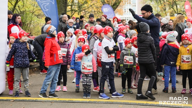 Tymczasem w Parku Żeromskiego w Szczecinie pobiegli zarówno dorośli jak i dzieci. Fot. Robert Stachnik [Radio Szczecin] 33. Goleniowska Mila Niepodległości. Ale w Szczecinie też biegali... [ZDJĘCIA]