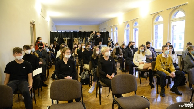 Książnicę Pomorską odwiedziło 100 uczniów z 14 szkół ponadpodstawowych z województwa zachodniopomorskiego. Fot. Kamila Kozioł [Radio Szczecin] Szczecińska młodzież interpretuje "Moralność pani Dulskiej" [WIDEO, ZDJĘCIA]