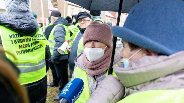 Fot. Robert Stachnik [Radio Szczecin] "To jest obłęd". Protest przeciwko farmie fotowoltaicznej [WIDEO, ZDJĘCIA]