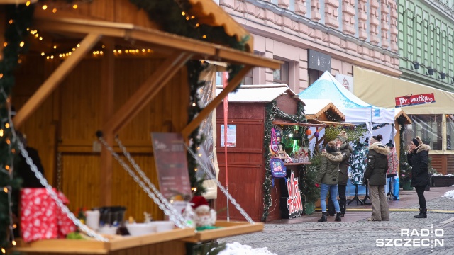 Deptak Bogusława. Fot. Robert Stachnik [Radio Szczecin] Bajkowe atrakcje i lokalne przysmaki. Na Zamku ruszył jarmark [WIDEO, ZDJĘCIA]
