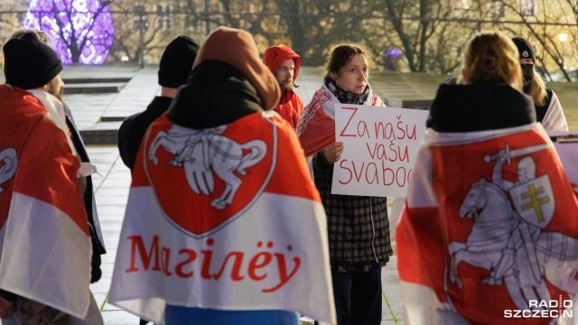 Fot. Robert Stachnik [Radio Szczecin] Białorusini demonstrowali w Szczecinie. "Chcemy takiej wolności, jak dziś w Polsce" [WIDEO, ZDJĘCIA]