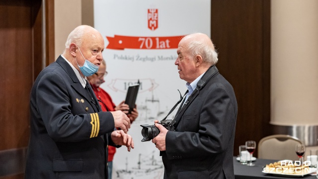 Na Wigilii spotykają się kapitanowie, mechanicy okrętowi, a także lądowi pracownicy armatora. Fot. Robert Stachnik [Radio Szczecin] Wigilia Ludzi Morza [WIDEO, ZDJĘCIA]