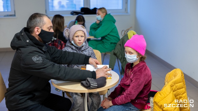 Fot. Robert Stachnik [Radio Szczecin] Duże zainteresowanie szczepieniami dzieci w szpitalu w Zdrojach [WIDEO, ZDJĘCIA]