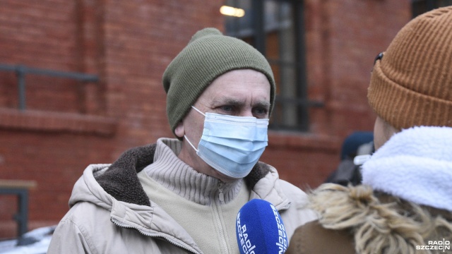 Dom Kultury Słowianin we współpracy z Caritasem przygotował ponad 430 paczek żywnościowych; każda z nich ważyła około 7 kilogramów. Fot. Kamila Kozioł [Radio Szczecin] "Jesteśmy szczęśliwi, że są ludzie, którzy pomagają" [WIDEO, ZDJĘCIA]