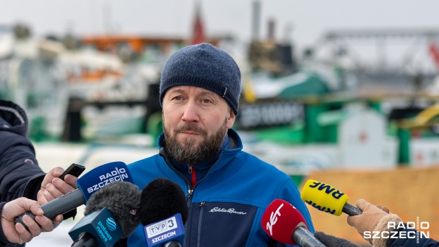 Fot. Robert Stachnik [Radio Szczecin] Tworzą się zatory, lodołamacze ruszają do akcji [WIDEO, ZDJĘCIA]
