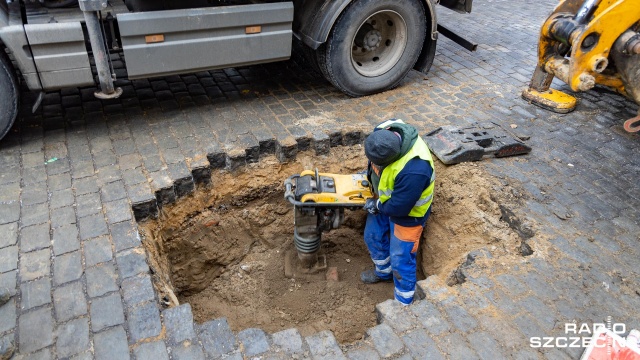 W piątek doszło tam do awarii kanalizacyjnej - zapadł się fragment ulicy.