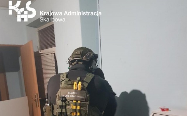 Funkcjonariusze Krajowej Administracji Skarbowej zamknęli kolejny nielegalny salon gier.
