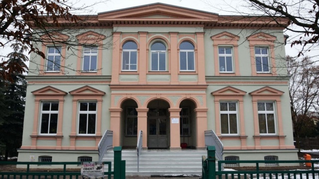 Willa, w której siedzibę ma Zespół Szkół Stowarzyszenia Oświatowego im. Ignacego Łukasiewicza została zmodernizowana.
