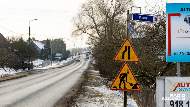 W poniedziałek rozpoczyna się drugi etap przebudowy drogi między Policami a Szczecinem. Chodzi o niezwykle uciążliwy dla kierowców przejazd przez miejscowość Przęsocin, na odcinku od skrzyżowania z ulicą Radosną do skrzyżowania z ulicą Polną.