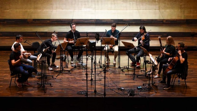 Światowej sławy zespół Atom String Quartet nagrał nową płytę z dętym składem Szczecin Philharmonic Wind Quartet. Artyści zarejestrowali pieśni Mieczysława Karłowicza w zaskakujących aranżacjach jazzowych.