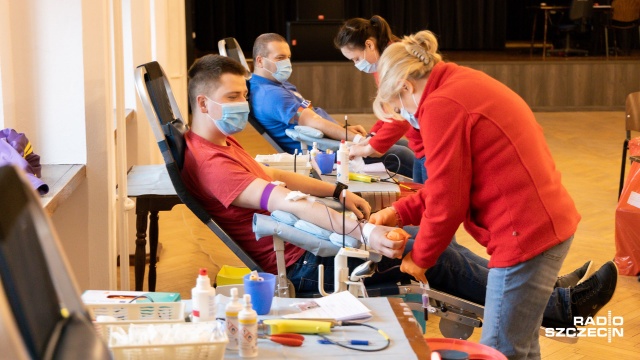 51 dawców i ponad 22 litry krwi w cztery godziny. To wynik akcji, jaka w niedzielę odbyła się w Chojnie. Zbiórkę krwi zorganizowali strażacy, ale pomóc mógł każdy.