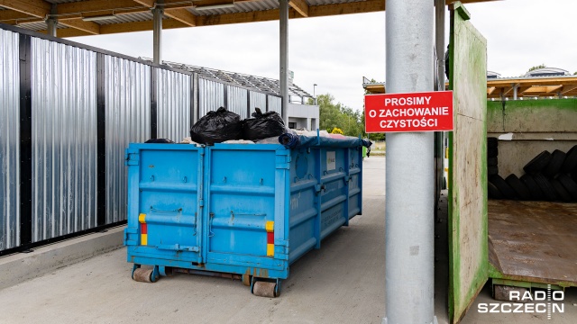 Zatrzymano 14 nielegalnych transportów do Polski. Chodzi o odpady budowlane, komunalne oraz samochody i części samochodowe.