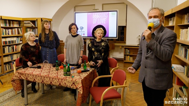 Dokument Lekcja miłości Małgorzaty Goliszewskiej i Katarzyny Matei został pokazany w piątek w Kinie Zamek, po raz pierwszy oficjalnie w Szczecinie.