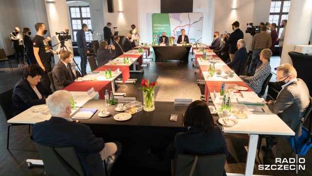 Jesteśmy gotowi do współpracy - mówili w czwartek podczas spotkania w Zamku Książąt Pomorskich w Szczecinie samorządowcy z regionu.