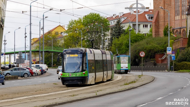 Znamy przyczynę środowego paraliżu komunikacyjnego. Tramwaje w Szczecinie w godzinach szczytu nie jeździły z powodu wilgoci.