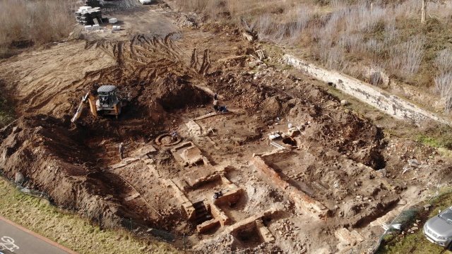 Jakie tajemnice kryją pozostałości starych szczecińskich kamienic To właśnie stara się ustalić grupa specjalistów, która prowadzi tak zwany nadzór archeologiczny na szczecińskim Podzamczu.