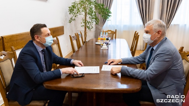 Chodzi o wzajemną promocję, szkolenie studentów przez pracowników Radia, współpracę ekspertów uczelni czy badania ankietowe dla naszej rozgłośni.