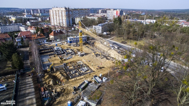 Największa inwestycja Pomorskiego Uniwersytetu Medycznego w Szczecinie idzie zgodnie z planem. Chodzi centrum kliniczno-dydaktyczno-badawcze, które powstanie przy szpitalu przy Unii Lubelskiej w Szczecinie.