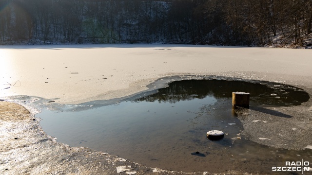 Dwóch wędkarzy utonęło w jeziorze Wilczkowo koło Szczecinka. Do późnych godzin nocnych trwały poszukiwania dwóch mężczyzn, którzy w czwartek wybrali się na ryby.