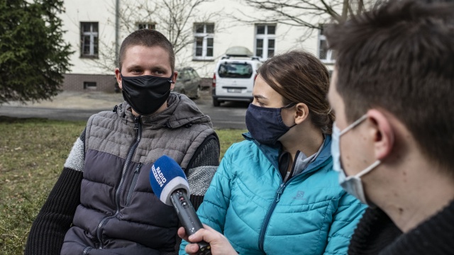 Połączył ich zawodowy sport a teraz będą służyć w Wojskach Obrony Terytorialnej w Szczecinie. Małżeństwo, Aleksandra i Bartłomiej Mazan, ukończyli szesnastodniowe szkolenie wstępne do wojska.