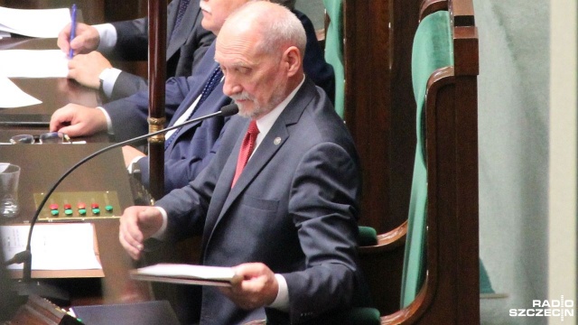 Macierewicz: Ujawnione materiały są kompromitujące