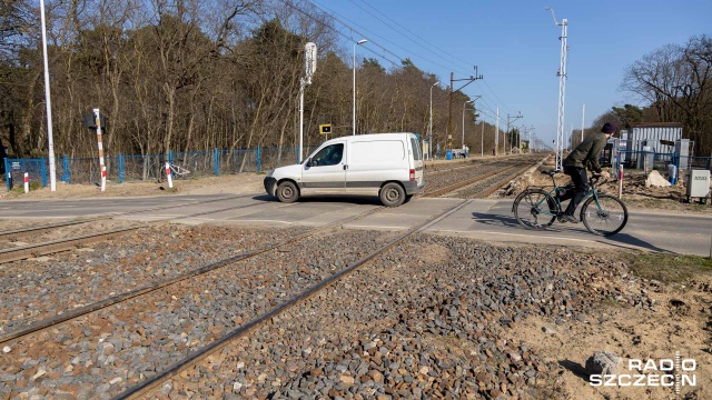 PKP Polskie Linie Kolejowe zamykają od wtorku dla ruchu kierowców przejazd kolejowo-drogowy w miejscowości Grzędzice.