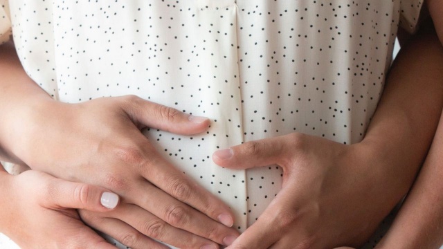 Dzięki darczyńcom możemy realizować cele naszej fundacji, a więc pomagać samotnym matkom, ale też seniorom, by ratować życie od poczęcia do naturalnej śmierci. Pracownicy i wolontariusze Fundacji Małych Stópek zachęcają do pomocy cały rok i składają życzenia nie tylko na święta.