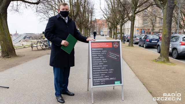 Poseł PSL ze Szczecina krytykuje podział środków z Rządowego Funduszu Inwestycji Lokalnych. Według Jarosława Rzepy, zakończony właśnie drugi nabór prowadzono po uważaniu, a faworyzowane były samorządy, w których rządzi Prawo i Sprawiedliwość.