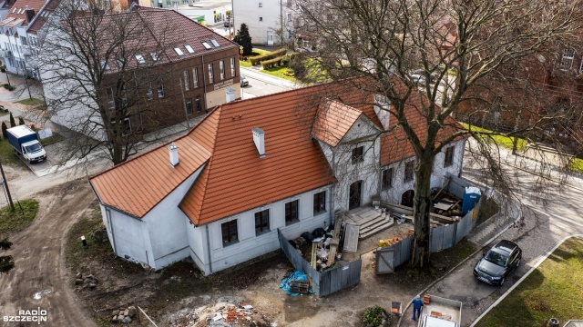 Kamień Pomorski w tym roku doczeka się kolejnej atrakcji turystycznej. W dawnej Kurii Dziekana powstanie muzeum Ewalda Jurgena von Kleista. To on był konstruktorem pierwszego na świecie kondensatora elektrycznego. Wynalazku tego dokonał w 1745 roku właśnie w Kamieniu Pomorskim.