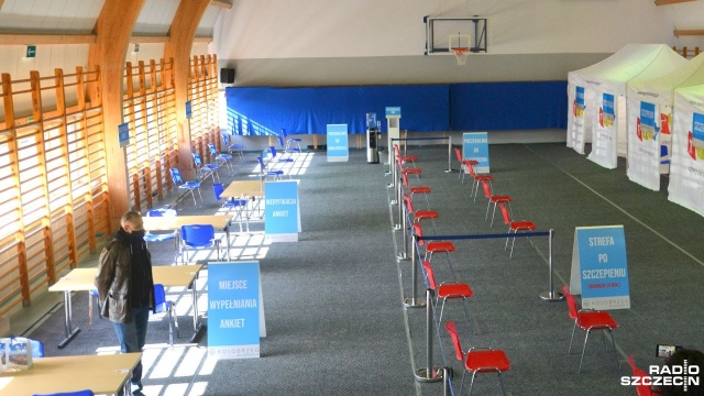 Kołobrzeski samorząd utworzył punkt szczepień masowych w Miejskim Ośrodku Sportu i Rekreacji. W hali Łuczniczka powstały trzy stanowiska szczepień. Gotowa do pracy jest już także kadra medyczna.