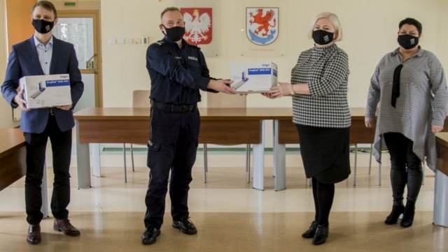 40 testerów narkotykowych trafiło do stargardzkich policjantów. Dostali je funkcjonariusze drogówki.