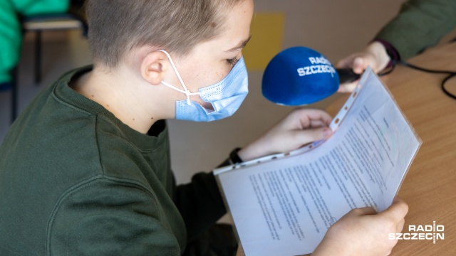 Fruwające smoki w maseczkach i potworne wirusy atakujące szkołę - to tylko niektóre tematy opowiadań stworzonych przez uczniów szczecińskiej podstawówki.