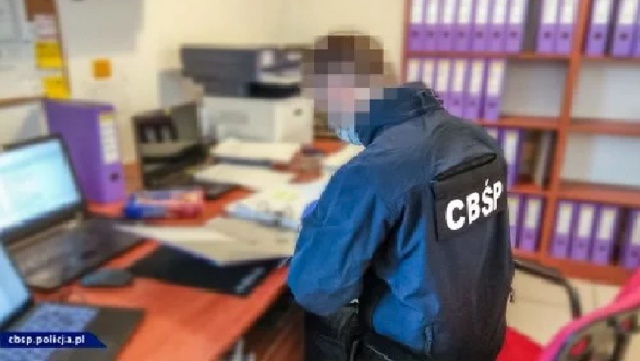 To była fabryka wytwarzająca fałszywe faktury w celu wyłudzania podatku VAT - mówi prokurator Małgorzata Zapolnik z Prokuratury Krajowej w Szczecinie.
