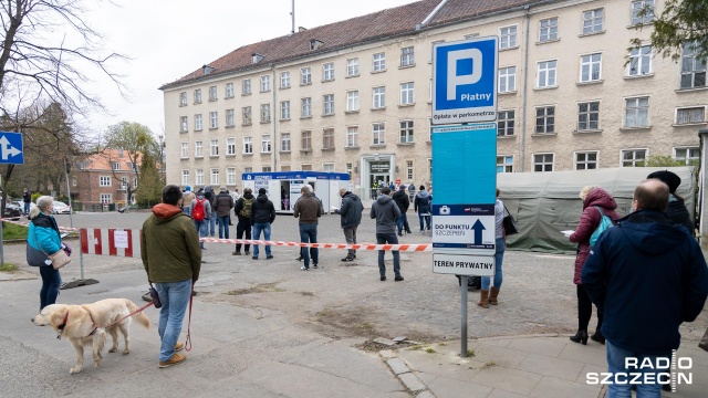 Nie 2 i pół tysiąca, a 3 i pół tysiąca dawek szczepionki łącznie rozdysponuje 109. Szpital Wojskowy w Szczecinie w ramach majówkowej akcji szczepień.
