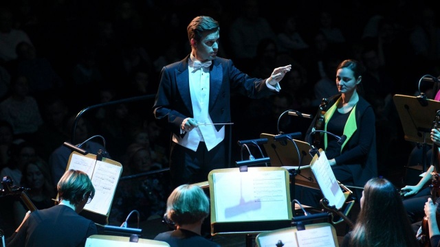 Filharmonia im. Mieczysława Karłowicza w Szczecinie zamknie w poniedziałek cykl koncertów Majówka z polską muzyką. W programie wieczoru pt. Giganci muzyki polskiej znajdą się utwory Grażyny Bacewicz, Witolda Lutosławskiego i Aleksandra Tansmana.