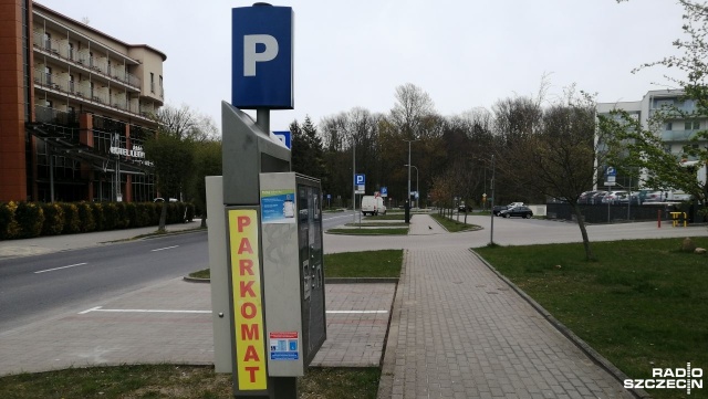 Opłatami zostały objęte nowe ulice, a parkometry od wtorku są czynne dłużej. Od wtorku, do strefy płatnego parkowania zostały włączone ulice Kasprowicza i Norwida, położone w dzielnicy uzdrowiskowej Kołobrzegu.