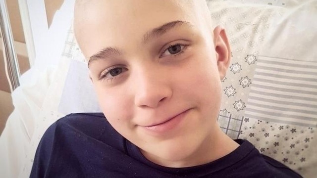 Sportowcy i artyści wspierają 12-letniego Wiktora, który potrzebuje pieniędzy na specjalistyczne leczenie.