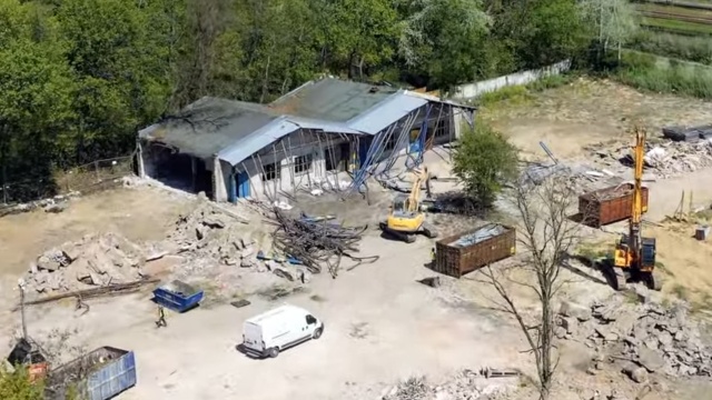 Wyburzanie zakończone i wkrótce ruszą prace ziemne - to najnowsze informacje z budowy nowej siedziby pogotowia ratunkowego w Szczecinie.