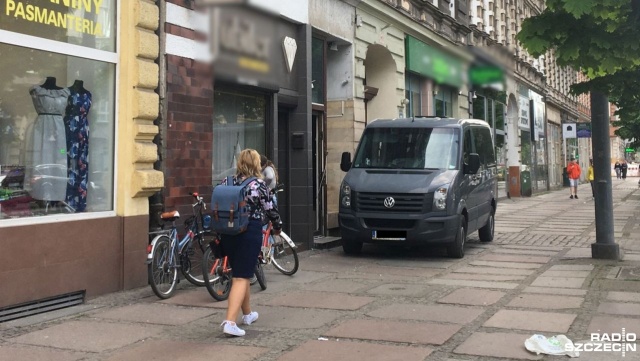 Funkcjonariusze Izby Administracji Skarbowej oraz Policji weszli do jednego z lokali w centrum Szczecina przy ul. Krzywoustego.
