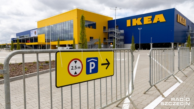 Sklep sieci IKEA otwiera się w poniedziałek o godz. 10:00, jak podaje szwedzki koncern. Nadal jednak nierozwiązana jest sprawa dobrego dojazdu do sklepu.