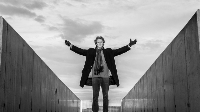 Muzyka z filmów Nasze miasto, Gra o tron, czy Blask na wschodzie Aarona Coplanda, zabrzmi w piątek w złotej sali w Filharmonii im. Mieczysława Karłowicza. Jego dzieła wykonają szczecińscy symfonicy pod dyrekcją norweskiego dyrygenta Torodda Wiguma.