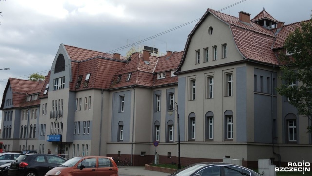 Pracownicy świnoujskiego szpitala już planują pracę na czas wakacji. Będzie więcej medyków i wydłuży się czas funkcjonowania poradni medycznych. Wszystko ze względu na zwiększoną, w czasie lata, liczbę turystów w mieście.