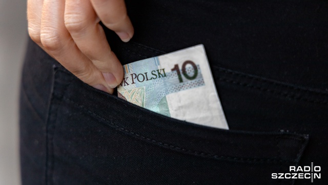 To ma być jedna z pierwszych procedowanych ustaw - chodzi o podniesienie kwoty wolnej od podatku do 30 tysięcy złotych. Zakłada to Polski Ład, czyli program Zjednoczonej Prawicy.