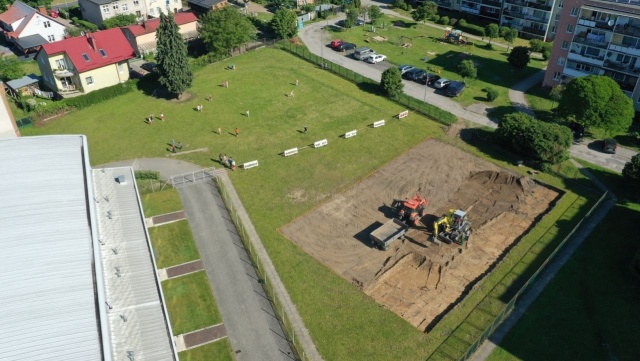 To z inicjatywy klubu UKS Lider Sławno, który od pięciu lat działa w mieście. Sportowcy zamierzają zgłosić swoją drużynę do Wojewódzkich Rozgrywek Piłki Ręcznej Plażowej.