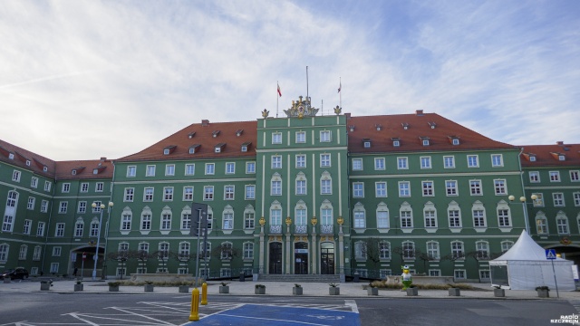 Urzędy w Świnoujściu czy Dobrej pandemii już się nie boją i są w pełni otwarte dla swoich klientów. Szczeciński magistrat na razie się do tego przymierza.