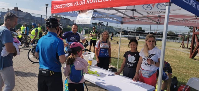 Na dwóch a nawet na trzech kółkach - fani jednośladów wystartowali w V Mierzyńskim Rajdzie Rowerowym. Na mecie czeka na nich dużo smacznych atrakcji.