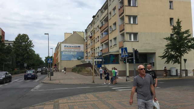 Od czwartku w Świnoujściu rozpoczną się kontrole reklam w przestrzeni publicznej. Przedsiębiorcy mieli rok na dostosowanie się do uchwały krajobrazowej. Ci, którzy czas przespali i nie usunęli krzykliwych banerów, będą ukarani.