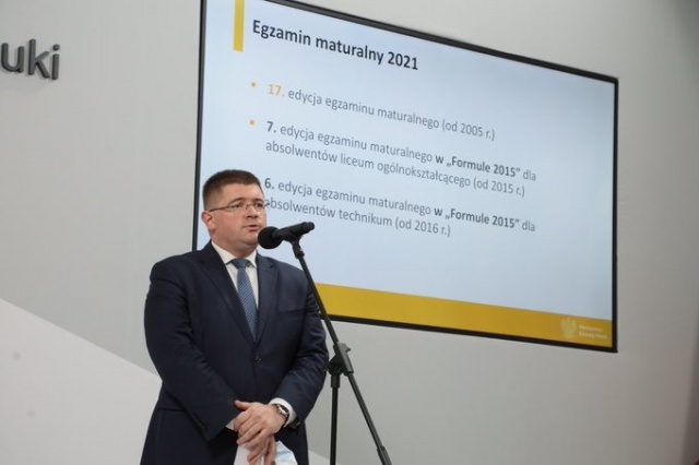 Prawie 28 procent maturzystów z województwa zachodniopomorskiego nie zdało egzaminu. 20 procent z nich będzie mogło przystąpić do poprawki w sierpniu - dane podaje Okręgowa Komisja Egzaminacyjna w Poznaniu.