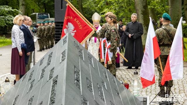 Poszukiwanie grobów Polaków, którzy zginęli w trakcie rzezi wołyńskiej, to nasz patriotyczny obowiązek - uważają uczestnicy uroczystości, które odbyły się w sobotę pod Pomnikiem Ofiar Nacjonalistów Ukraińskich.